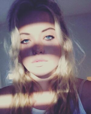 Lauren Taylor Instagram - super tired