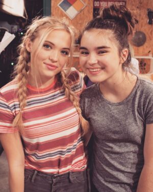 Lauren Taylor Instagram - guys! wonderful news! 5 more brand new episodes of best friends whenever the first week of October w this kitty cat 👌🏻