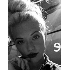 Lauren Taylor Instagram - 📻