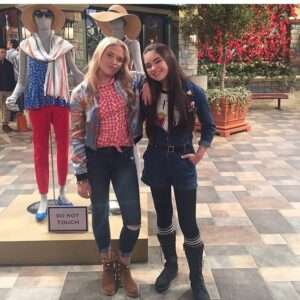 Lauren Taylor Instagram - Hey kitties! Reruns of Best friends whenever are playing all week!! :)