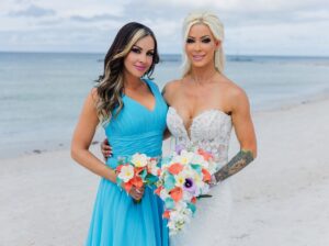 Lauren Williams Instagram - We chose the most perfect people to be in our wedding parties 🤍 With my sister as my Maid of Honor, my niece as my Flower Girl and my soul sisters as my bridesmaids, it meant the world to us to have those closest to us celebrate our love and happiness ❤️👩🏼‍❤️‍👨🏻 

P.S. my ladies looked STUNNING!! 😍🩵