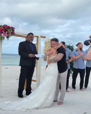 Lauren Williams Instagram - Some absolutely beautiful candid photos from our dream wedding day 💕☀️🌴🤵🏻👰🏼‍♀️

Still on cloud nine from this incredible love-filled day, can’t believe it’s already been a week and a half since it happened!! 

10/1 forever ❤️❤️
@lokeys910