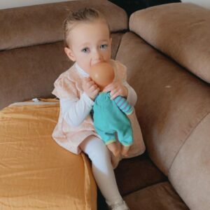 Laurie Marquet Instagram - Happy 2 my angel !

Mon soleil de ma vie, tu grandis vite  mais tu auras toujours 2 ans pour moi, tu seras toujours mon bébé ! 

Tu es la plus  mignonne, gentille, sage, et bienveillante des petites princesses, Je suis si fière de toi, si fière d’être ta maman 

Je t’aime ma fille ❤️

Merci à tous pour vos jolis messages 🙏🏽💖