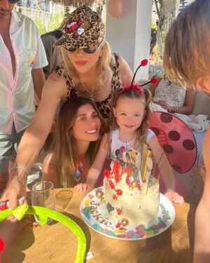 Laurie Marquet Instagram - Happiest birthday Jackie !
4 ans que tu fais le bonheur de maman, je t’aime si fort mon soleil, mon trésor, my favorite person, dancer, singer, comic.
Tu nous fais mourir de rire, tu es tellement mignonne, douce et si gentille !
Je t’aime je t’aime je t’aime 
Je serais toujours toujours à tes côtés mon bébé que j’aime ❤️