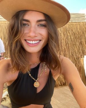 Laurie Marquet Instagram - Spring smell 🌻