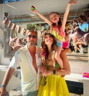 Laurie Marquet Instagram - Happiest birthday Jackie !
4 ans que tu fais le bonheur de maman, je t’aime si fort mon soleil, mon trésor, my favorite person, dancer, singer, comic.
Tu nous fais mourir de rire, tu es tellement mignonne, douce et si gentille !
Je t’aime je t’aime je t’aime 
Je serais toujours toujours à tes côtés mon bébé que j’aime ❤️