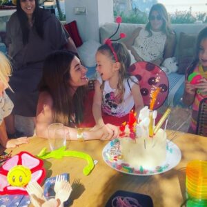 Laurie Marquet Instagram - Happiest birthday Jackie !
4 ans que tu fais le bonheur de maman, je t’aime si fort mon soleil, mon trésor, my favorite person, dancer, singer, comic.
Tu nous fais mourir de rire, tu es tellement mignonne, douce et si gentille !
Je t’aime je t’aime je t’aime 
Je serais toujours toujours à tes côtés mon bébé que j’aime ❤️