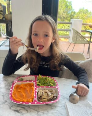Laurie Marquet Instagram - Happy 5 ma fille !
I love you more than anything in the world, you can’t imagine how proud I am to be your mummy, you’re the coolest girl ♥️