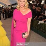 Laurie Holden Instagram - Celebrating being back in Instagram after almost 5 months. Wow. Never thought I could get back on this after being locked out when upgrading my phone, but here I am. I am celebrating with my favorite photo from the Sag Awards It was the perfect night surrounded by my amazing cast and people I love. #SagAwards #theamericans #hollywood #pink #instagram