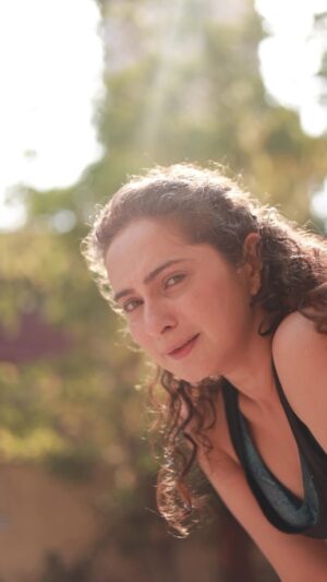 Lavina Tandon Instagram - Presenting 
@thedermacoindia 
“1% Hyaluronic Acid long lasting Sunscreen “ for this scorching Summer !!! 
.
.
. 
Comes with SPF 50 PA     for broad spectrum protection against UVA/UVB rays
Long lasting sun protection for 6 hours
Water & Sweat resistant, Super lightweight, leaves no white cast
Designed by dermatologist, safe and effective!!! 
.
.
. 
Key Ingredients

·  Hyaluronic Acid - Keeps the skin hydrated and plump
·  Vitamin E- Extremely beneficial for reducing sun damage.
 
Try it Yourself !!! 
You can also use my 
Coupon Code: DERMAIG20 for extra 20% discount.

#HydrationGuardSunscreen #HyaluronicProtection #HydrateAndProtect #HyaluronicShield #6hoursSPF