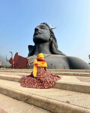 Lavina Tandon Instagram - Main aur mere 
Adiyogi❤️