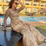 Lavina Tandon Instagram - GRWM #summer wedding edition!!! When they say floral theme hai . . . Mai kyeeeyaa yeh le !!! Let me know kaisa laga 😜 Wearing: @anusoru @nidhikurda