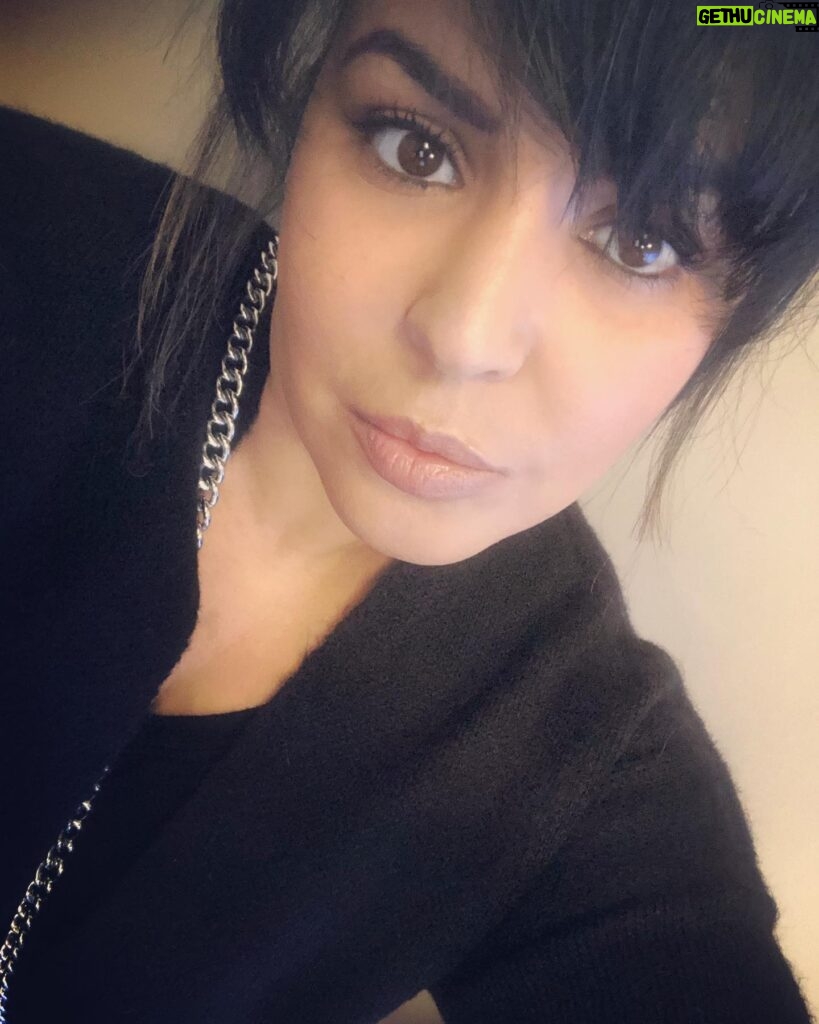 Layla El Instagram - How is everyone doing ?