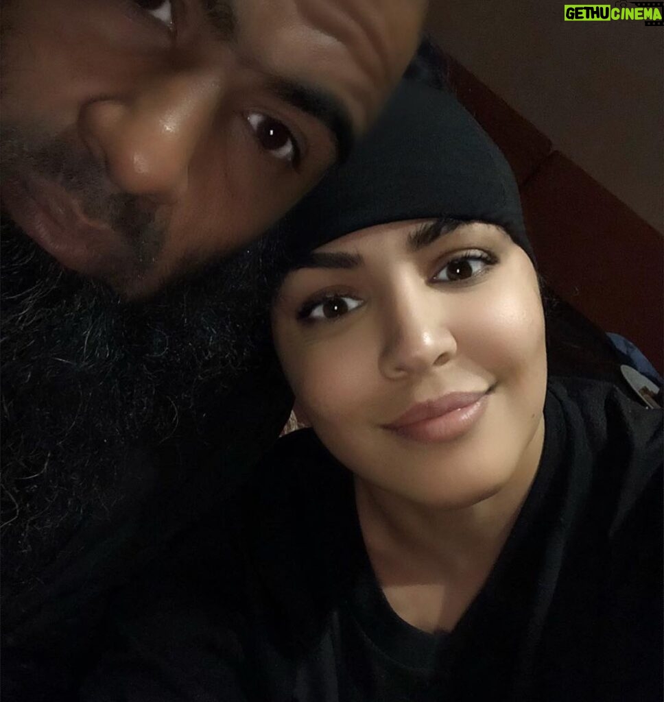 Layla El Instagram - I am so ecstatic and grateful to be reconnected with my Little Brother finally after 7 years. I have missed you lots. He always tells me the truth about Myself & doesn’t kiss my 🤨. Love you Bro ❤️