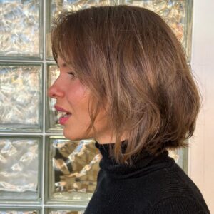 Léa Clermont-Dion Instagram - Extreme makeover home edition. Salut! 💇‍♀️ Mission accomplie par les merveilleuses @colourbycloud @catiacorr.hairstylist @leartof