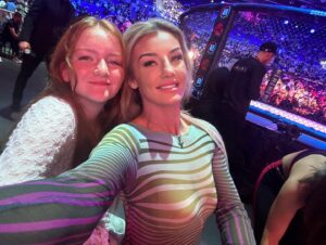Leah McCourt Instagram - Bellator Dublin, watching for a change ☘️ Some great fights and good to see everyone.  Wins or losses your all still G’s 👊🏻💥 📸 @lucasnoonan
