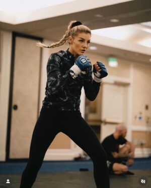 Leah McCourt Instagram - Proud to announce I have signed with @everlast for the fourth year.  The most iconic brand in combat. Beyond grateful to be their only female MMA athlete. 

Thank you to the whole team for their continued support & belief in me to help me get to where I am, through pandemics, setbacks and injuries.  No.1 contender and will be back in style.  Let’s go @everlast #GreatnessIsWitnin