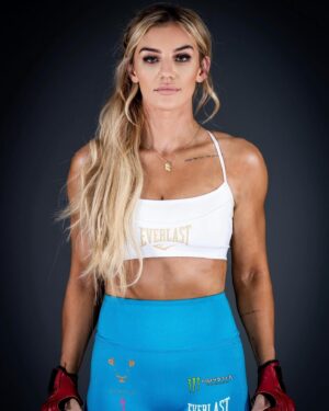 Leah McCourt Instagram - Proud to announce I have signed with @everlast for the fourth year.  The most iconic brand in combat. Beyond grateful to be their only female MMA athlete. 

Thank you to the whole team for their continued support & belief in me to help me get to where I am, through pandemics, setbacks and injuries.  No.1 contender and will be back in style.  Let’s go @everlast #GreatnessIsWitnin