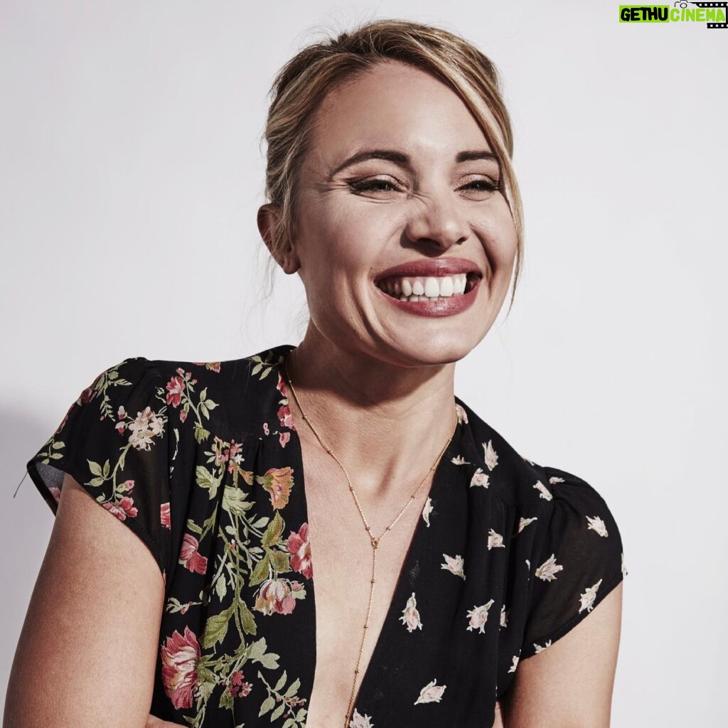 Leah Pipes Instagram - Smilingly