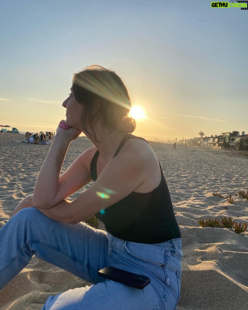 Leah Pipes Instagram - All beach. No tan lines. 🤙