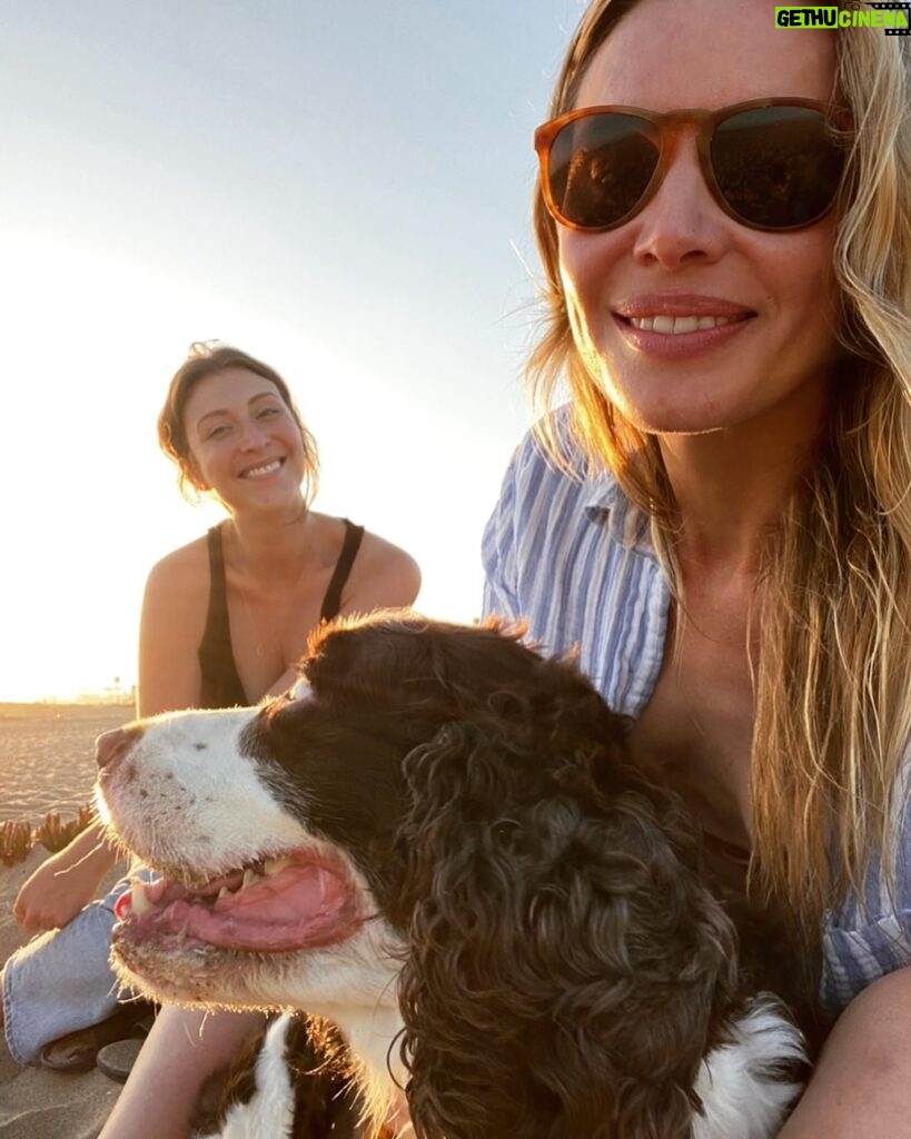 Leah Pipes Instagram - Sunset crew 🌞