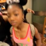 Leah Sava Jeffries Instagram - More disneyyy 🐭🌺🌷🌸 @walker.scobell @iamcharliebushnell @dior.n.goodjohn @aryansimhadri @daniellejalade