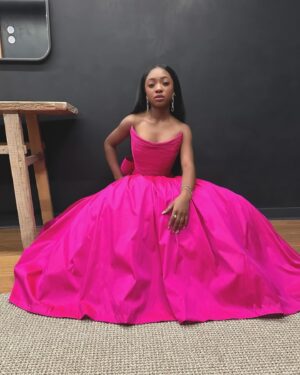 Leah Sava Jeffries Instagram - Dress: @tarikedizofficial 
Bag: Simitri @simitri.shop
Bracelets: Sterling Forever @sterlingforever
Rings: Sterling Forever @sterlingforever
Earrings: Nickho Rey @nickhorey
Styling: @cdicelove13 @floraonmadison 
Makeup: @caitlinkrenzbeauty 
Hairstyling:@vernonfrancois 
#naacpimageawards @naacpimageawards #naacpawardwinner