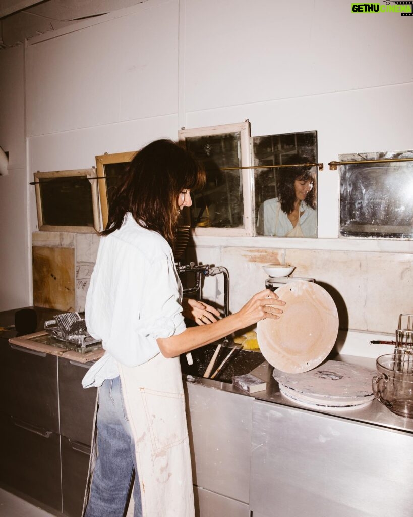 Leanne Ford Instagram - My most personal addition to this collection has got to be the Kiln Dinnerware Set — prototyped by yours truly in my very own ceramic studio (basement!) I by no means am a “true” ceramicist but I love to play on the wheel and with different glazes and forms. I basically hacked the system by convincing @crateandbarrel let me produce these pieces at scale in Portugal! For months I sat at the wheel and created version after version until I got it just right (perfectly wonky — just the way I like it) and then I would carefully pack that little prototype up and ship it off to the @crateandbarrel headquarters and they would take it from there. // #LeanneForCrate shot by @amyneunsingerwith interior styling by @hilaryrobertson — Studio shoot shot by @sarahbarlow for @feelfree