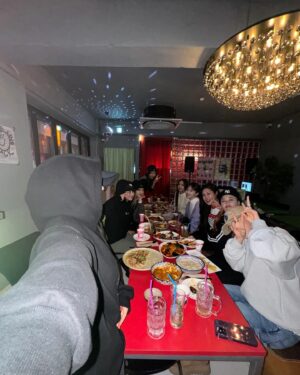 Lee Ayumi Instagram - 축하도 많이 받고 복가지는 참 복이있는 아이얌🖤
요즘사진부터 임신발표전 사진까지 이제야 올려봄🖤
정신없어서.. 는 핑계고 사진을 찍는게 습관화가 잘 안되어있어서😩←
못찍은것도 느므 많아서 이제와서 엄청 후회 하고 있음..하..😑이럼안돼
이제부터라도 정신차리고 소중한 순간들을 더 담아보겠슴돠! ㅎㅎ
암튼 덕분에 넘넘 감사한 매일을 보내고있습니다🥰 

お祝いも沢山して頂いて、ベビーは本当に幸せな子だなとしみじみ🖤
最近の写真やら、ちょっと前の写真やら今更upしてみます🖤
バタバタしてて(言い訳) 写真を撮り忘れる事が多すぎて
そんな自分が嫌になるけども🤦‍♀️これからは撮りまくろうと思います笑
とにかく、お陰さまで感謝感謝な毎日を過ごさせて頂いてます🥰