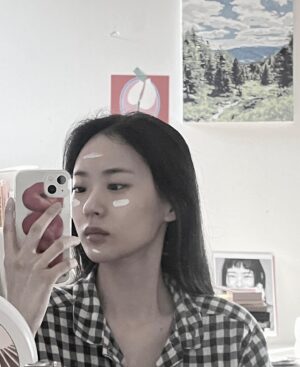 Lee E-dam Instagram - 🖤