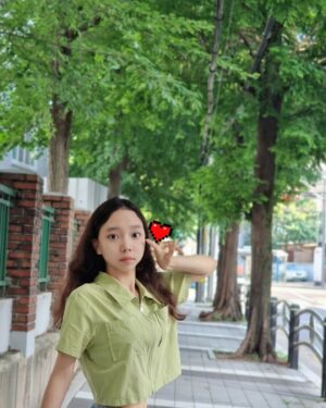Lee Go-eun Instagram - 시험대비...열공📖
바쁘디바쁜 k중딩 

#아빠마중 #어서컴백하거라