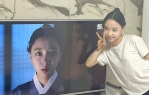 Lee Go-eun Instagram - 금토M 9시50분
본방사수해요~♡

#조선변호사 ep7
#어린연주 
#kdrama #Joseonattorney