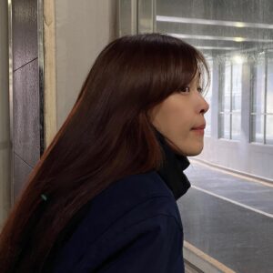 Lee Ha-na Instagram - 눈을 기다리며... :)