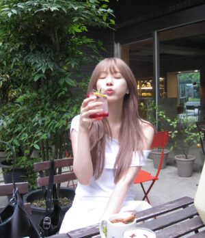 Lee Hae-in Instagram - ✨✨