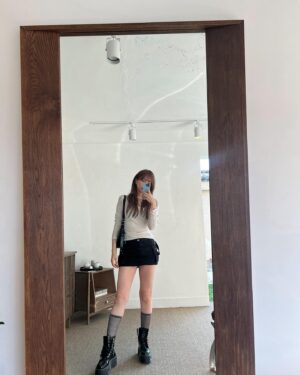 Lee Hae-in Instagram - ✨

@jwpei_official #jwpei