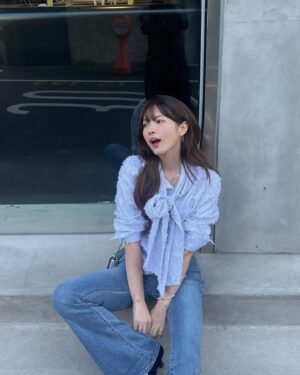 Lee Hae-in Instagram - 🥐☕️