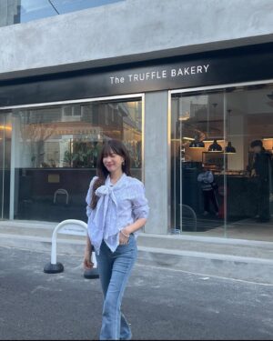 Lee Hae-in Instagram - 🥐☕️