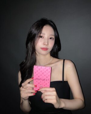 Lee Hwa-Kyum Thumbnail - 6K Likes - Most Liked Instagram Photos