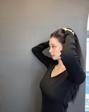Lee Hwa-Kyum Instagram - 🖤