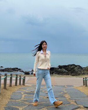 Lee Hye-seong Instagram - 오랜만에 부산 바다 보고가네요!