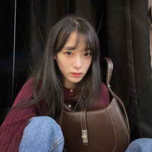 Lee Jin-sol Instagram - 우당탕 12월👜
#gift#엠제이드#mjade_korea