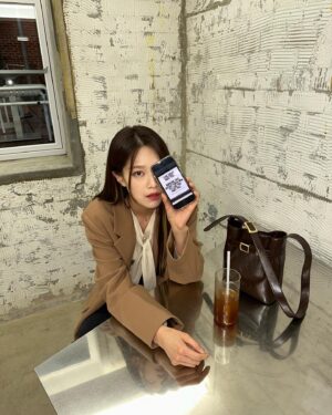 Lee Ju-woo Instagram - 🤎🤎🤎🍕