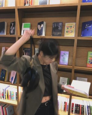 Lee Ju-woo Instagram - 📕📗📘📙