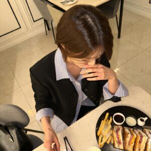 Lee Ju-woo Instagram - 🐣