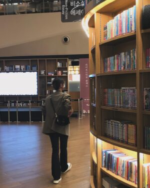 Lee Ju-woo Instagram - 📕📗📘📙