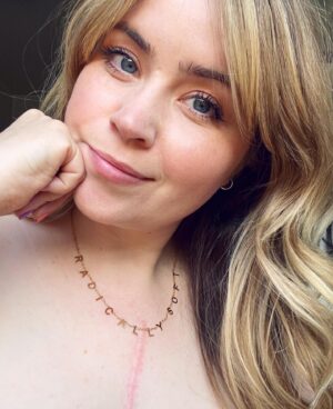 Lee Newton Instagram - Hi, today I’m grateful that in spite of all of the life altering, ending, traumatic rubble that I could have let harden me forever- I still ✨choose✨ to stay Radically soft- in as many ways as possible… Happy March 26th. (Perfect beyond perfect necklace by the wonderful @reesabobeesa💕 )