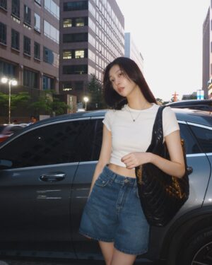 Lee Seo-bin Instagram - 더…워 🫠
