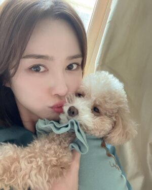 Lee Seo-el Instagram - 우리 로이😘