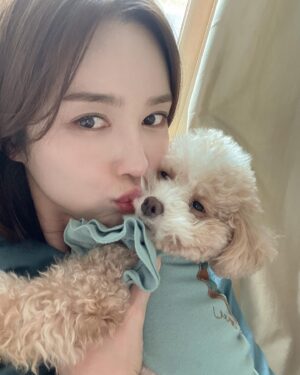 Lee Seo-el Instagram - 우리 로이😘