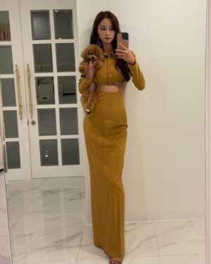 Lee Seo-el Instagram - 거울셀카이제그만. 근데 같이 셀카찍는 우리 루시 너~~무 귀여워서🥺💕